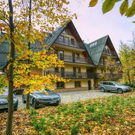 Golden Apartments&glamping-db11 아파트 *