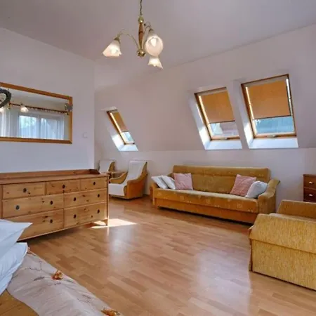 Golden Apartments&glamping-db11 아파트