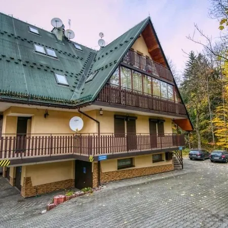 아파트 Golden Apartments&glamping-db11 *
